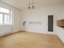 Pronájem bytu 2+kk, Praha, Jeseniova, 47 m2