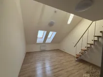 Pronájem bytu 3+kk, Znojmo, nám. Kpt. Otm. Chlupa, 65 m2