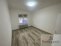 Pronájem bytu 1+1, Praha - Čakovice, Cukrovarská, 34 m2