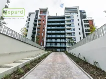 Pronájem garážového stání, Praha, Sanderova, 14 m2