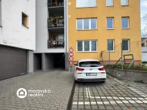 Pronájem garážového stání, Brno, Hybešova, 18 m2