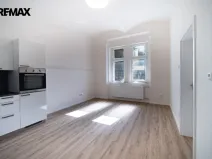 Pronájem bytu 2+kk, Praha - Libeň, Novákových, 44 m2