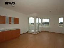 Pronájem bytu 1+kk, Velký Osek, U hřiště, 43 m2