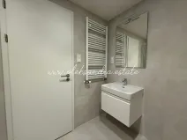 Pronájem bytu 1+kk, Praha - Vysočany, Kabešova, 32 m2