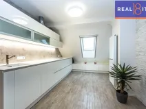 Prodej bytu 4+kk, Praha, Semilská, 139 m2