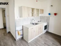 Pronájem bytu 2+1, Hradec Králové - Slezské Předměstí, třída SNP, 55 m2