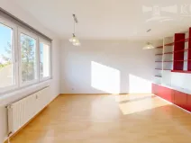Pronájem bytu 2+kk, Praha, Oravská, 51 m2