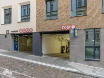 Pronájem garážového stání, Praha - Žižkov, Seifertova, 20 m2