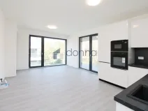 Pronájem bytu 2+kk, Praha, Kotlaska, 57 m2