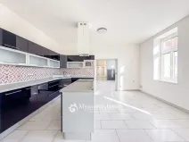 Prodej bytu 4+kk, Znojmo, U Brány, 95 m2