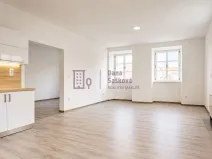 Pronájem bytu 2+kk, Jindřichův Hradec - Jindřichův Hradec I, nám. Míru, 72 m2