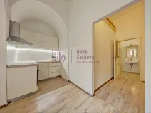 Pronájem bytu 1+1, Jindřichův Hradec - Jindřichův Hradec I, nám. Míru, 40 m2