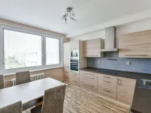 Prodej bytu 3+1, Praha - Černý Most, Kpt. Stránského, 77 m2