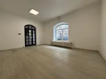 Pronájem obchodního prostoru, Pardubice - Bílé Předměstí, Štrossova, 72 m2