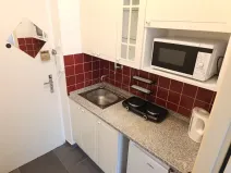 Pronájem bytu 1+kk, Praha, Jeremenkova, 28 m2