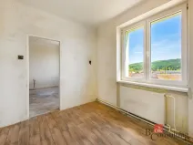 Prodej bytu 2+1, Hrádek - Nová Huť, 1. máje, 58 m2