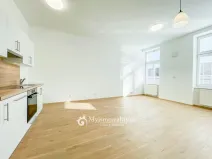 Prodej bytu 2+kk, Znojmo, Mariánské náměstí, 53 m2
