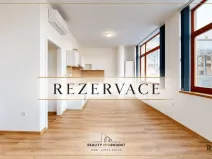 Prodej bytu 3+kk, Třebíč - Vnitřní Město, Karlovo nám., 80 m2