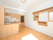 Pronájem bytu 2+kk, Praha - Vysočany, Spojovací, 36 m2