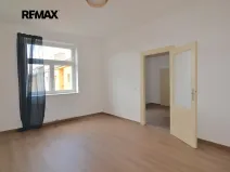 Pronájem bytu 2+kk, Praha - Žižkov, Jeseniova, 48 m2