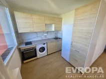 Pronájem bytu 1+kk, Praha - Kobylisy, Košťálkova, 32 m2