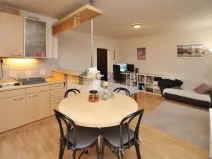 Pronájem bytu 1+kk, Praha, Hvězdova, 38 m2