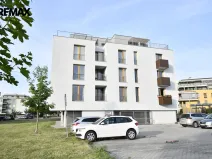 Prodej bytu 1+kk, Hradec Králové - Třebeš, Svatojánská, 28 m2
