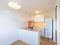 Pronájem bytu 3+1, Praha - Kobylisy, Famfulíkova, 67 m2