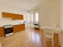 Pronájem bytu 2+kk, Praha, Viklefova, 39 m2