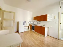 Pronájem bytu 2+kk, Praha, Viklefova, 39 m2