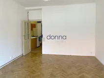 Prodej bytu 1+kk, Praha, Za poštou, 30 m2
