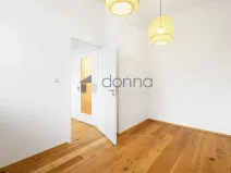 Pronájem bytu 2+kk, Praha, Perucká, 37 m2