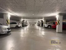 Pronájem garážového stání, Brno, Kosmova, 13 m2