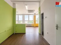 Pronájem obchodního prostoru, Louny, Náměstí Benedikta Rejta, 82 m2