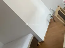 Pronájem bytu 4+1, Praha - Kobylisy, Zenklova, 15 m2