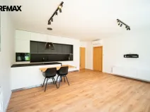 Pronájem bytu 2+kk, Milovice - Mladá, Višňová, 62 m2