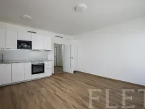 Pronájem bytu 1+kk, Praha - Hloubětín, Laponská, 34 m2