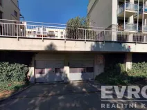 Pronájem garážového stání, Praha - Dejvice, Heinemannova, 21 m2