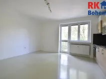 Pronájem bytu 1+kk, Praha - Vršovice, Jakutská, 28 m2