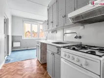 Prodej bytu 2+1, Karlovy Vary - Dvory, Chebská, 62 m2
