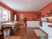 Prodej vícegeneračního domu, Hrob, 346 m2