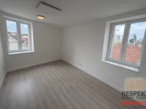 Pronájem bytu 1+kk, Kladno, Hradčanská, 32 m2