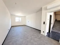 Prodej bytu 4+kk, Stochov, náměstí u dubu, 110 m2