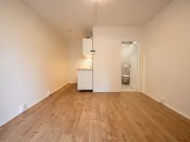 Pronájem kanceláře, Praha - Petrovice, Frostova, 17 m2