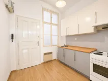 Pronájem bytu 1+kk, Praha - Holešovice, Na Maninách, 30 m2