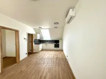 Pronájem bytu 2+kk, Kamenný Újezd, Budějovická, 42 m2