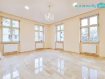 Pronájem obchodního prostoru, Karlovy Vary, Zámecký vrch, 126 m2