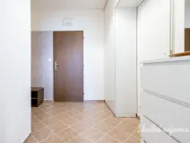 Pronájem bytu 2+kk, Praha - Troja, Hnězdenská, 46 m2
