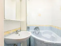 Pronájem bytu 2+kk, Praha, Kišiněvská, 48 m2