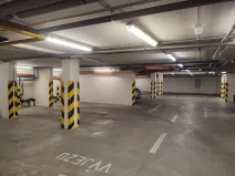 Pronájem garážového stání, Praha - Žižkov, Jeseniova, 14 m2